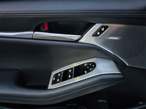 Used 2020 MAZDA MAZDA3 Premium image 30