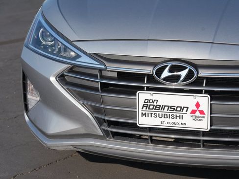 Used 2020 Hyundai Elantra SE FWD image 9