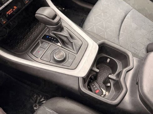 Used 2022 Toyota RAV4 XLE w/ Convenience Package image 30