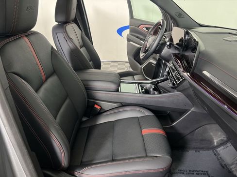 Used 2024 Chevrolet Traverse RS w/ LPO, Floor Liner Package AWD/4WD image 28