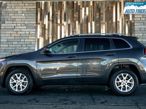 Used 2016 Jeep Cherokee Latitude w/ Cold Weather Group image 3