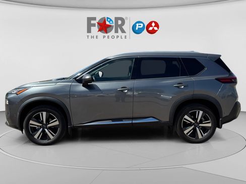 Used 2023 Nissan Rogue SL w/ SL Premium Package FWD image 2