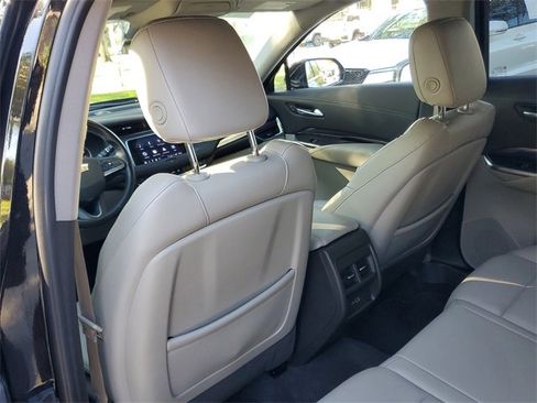 Certified 2023 Cadillac XT4 Luxury image 12
