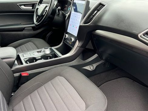 Used 2024 Ford Edge SE w/ Black Appearance Package image 21