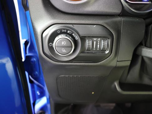 Used 2021 Jeep Gladiator Mojave AWD/4WD image 22