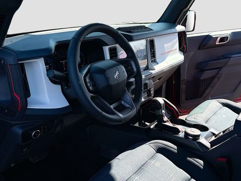 New 2026 Ford Bronco Heritage Edition image 4