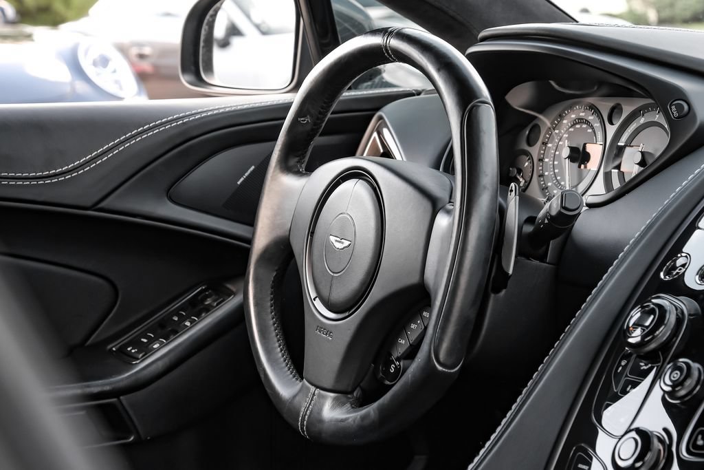 Used 2016 Aston Martin Vanquish Coupe RWD image 9