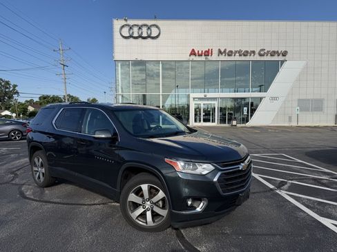 Used 2018 Chevrolet Traverse LT FWD image 1