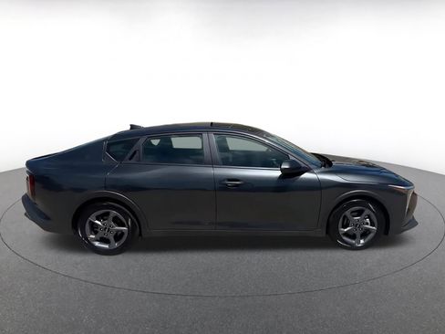 Used 2025 Kia K4 LXS image 16