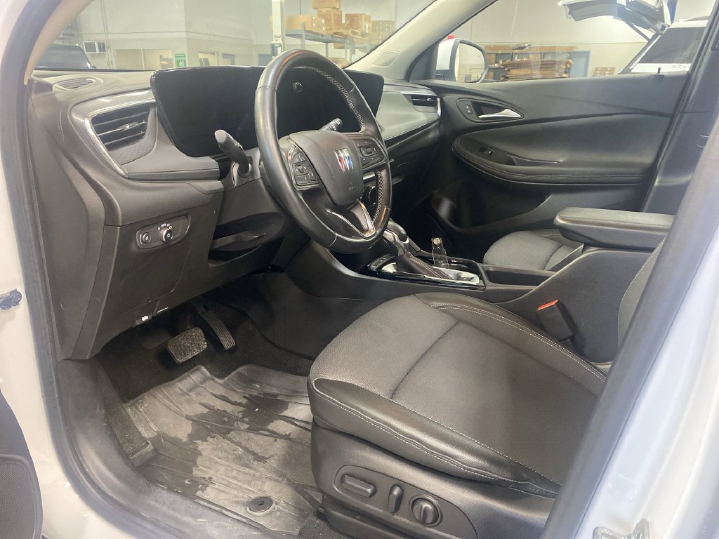 Certified 2024 Buick Encore GX Preferred w/ Comfort Package FWD image 13