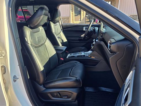 Used 2022 Ford Explorer ST w/ ST Street Pack image 28