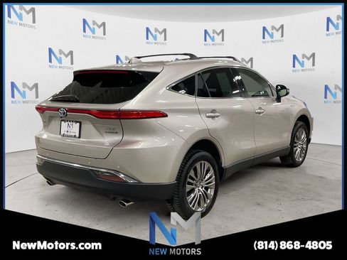 Used 2021 Toyota Venza XLE w/ Softex Package AWD/4WD image 5