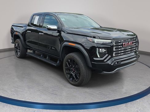 Used 2025 GMC Canyon Denali w/ LPO, Denali Black Edition AWD/4WD image 3