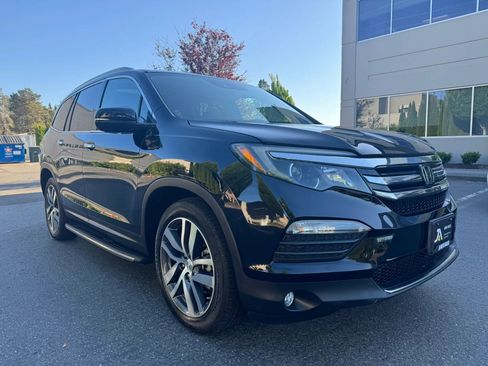 Used 2017 Honda Pilot Elite image 2