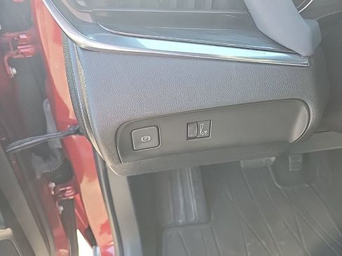 Used 2023 Buick Enclave Essence w/ Experience Buick Package image 8