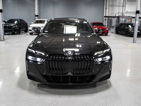 Used 2023 BMW 760i xDrive w/ Parking Assistance Package image 3