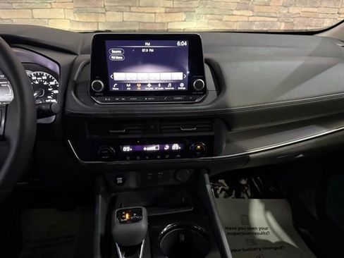 Certified 2025 Nissan Rogue SV image 18