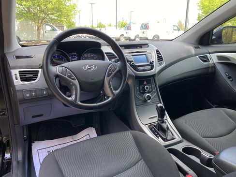 Used 2015 Hyundai Elantra SE w/ Option Group 03 FWD image 31