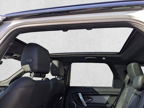 Used 2024 Land Rover Discovery Sport Dynamic SE image 20