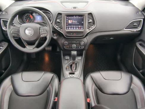 Used 2019 Jeep Cherokee Trailhawk w/ Cold Weather Group AWD/4WD image 15