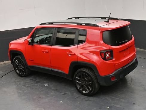 Used 2022 Jeep Renegade Latitude w/ Sun/Sound Group AWD/4WD image 28
