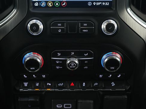 Used 2020 GMC Sierra 3500 Denali w/ Denali Ultimate Package image 16