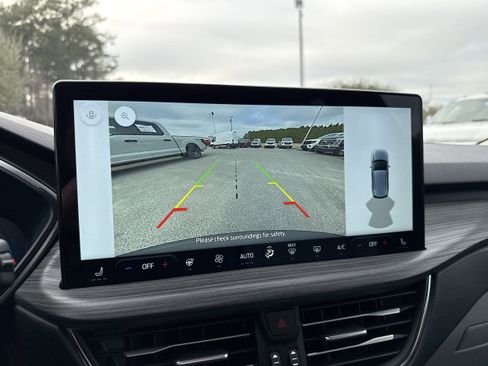 Used 2025 Ford Escape Platinum w/ Class II Trailer Tow Package image 17