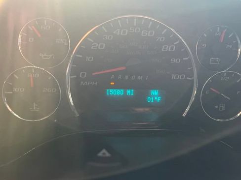 Used 2025 Chevrolet Express 2500 Extended w/ Driver Convenience Package RWD image 7
