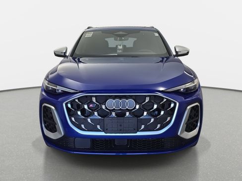 New 2025 Audi SQ5 Prestige image 2