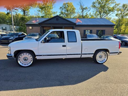 Used 1990 Chevrolet Silverado 1500 2WD Extended Cab image 3