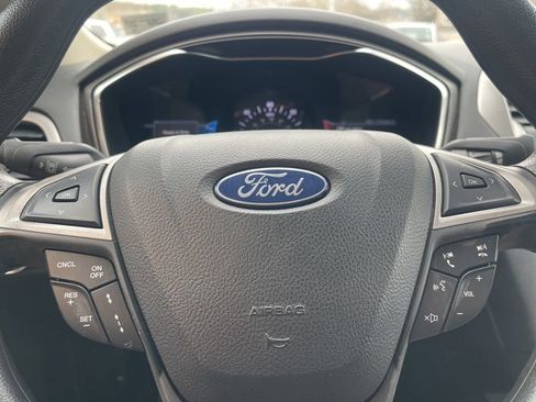 Used 2020 Ford Fusion SE image 10