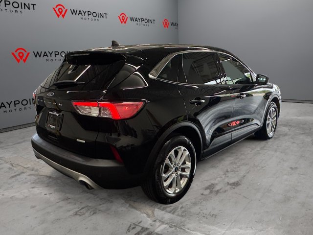 Used 2020 Ford Escape SE FWD image 17