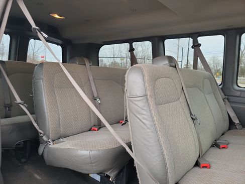 Used 2017 Chevrolet Express 2500 LT w/ LT Preferred Equipment Group image 8