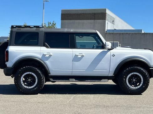 Used 2024 Ford Bronco Outer Banks w/ Sasquatch Package AWD/4WD image 6