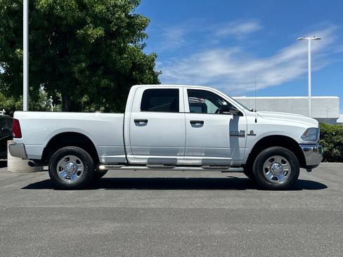 Used 2014 RAM 2500 Tradesman w/ Chrome Appearance Group AWD/4WD image 3
