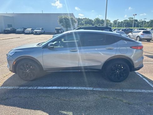Used 2024 Buick Envista Sport Touring w/ Convenience I Package FWD image 8