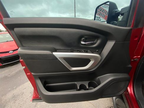 Used 2019 Nissan Titan PRO-4X image 31