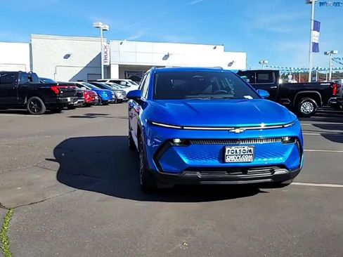 New 2026 Chevrolet Equinox EV LT image 3