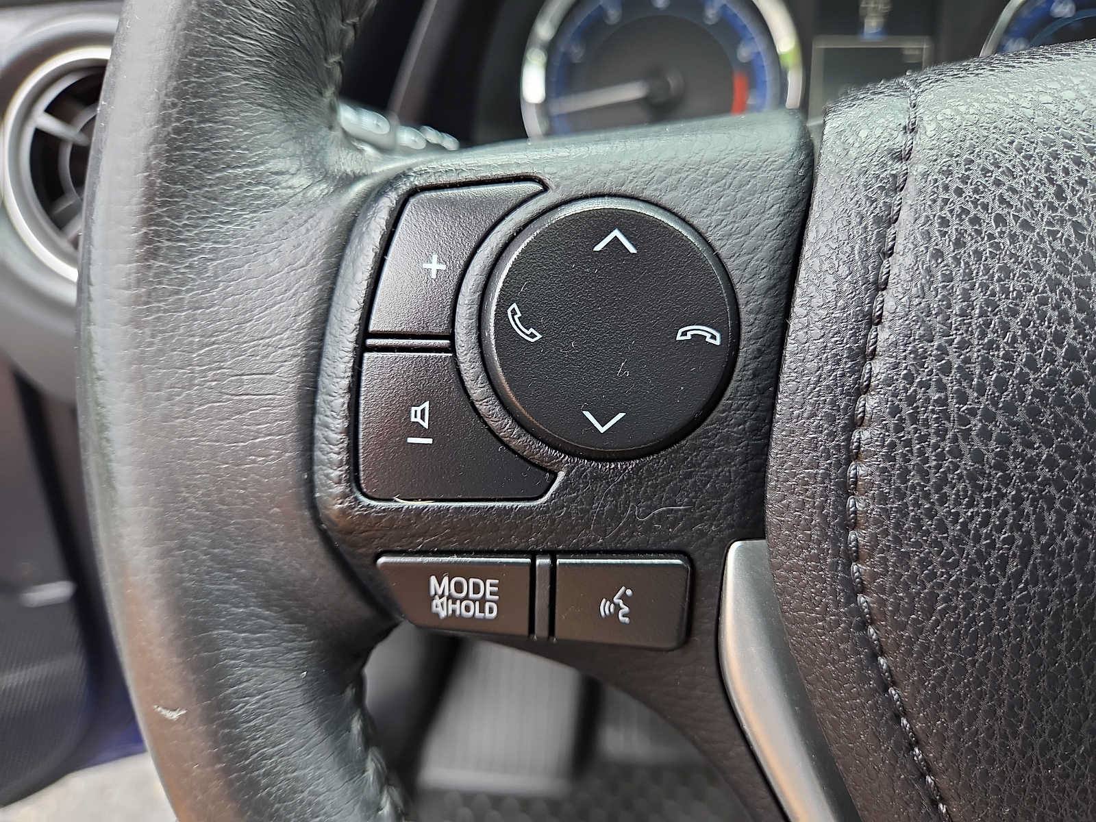 Used 2018 Toyota Corolla XSE FWD image 22