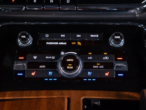 Used 2022 Lincoln Navigator L Black Label AWD/4WD image 34