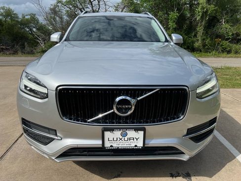 Used 2018 Volvo XC90 T6 Momentum w/ Convenience Package AWD/4WD image 4