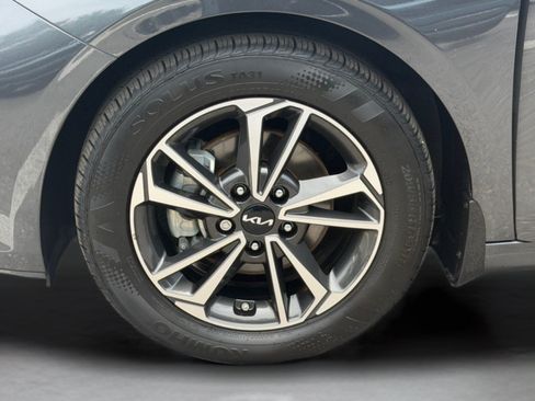 Used 2024 Kia Forte LXS w/ LXS Technology Package FWD image 45