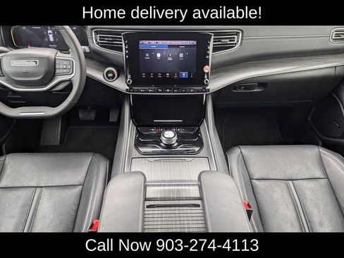 Used 2024 Jeep Wagoneer L Series II image 12