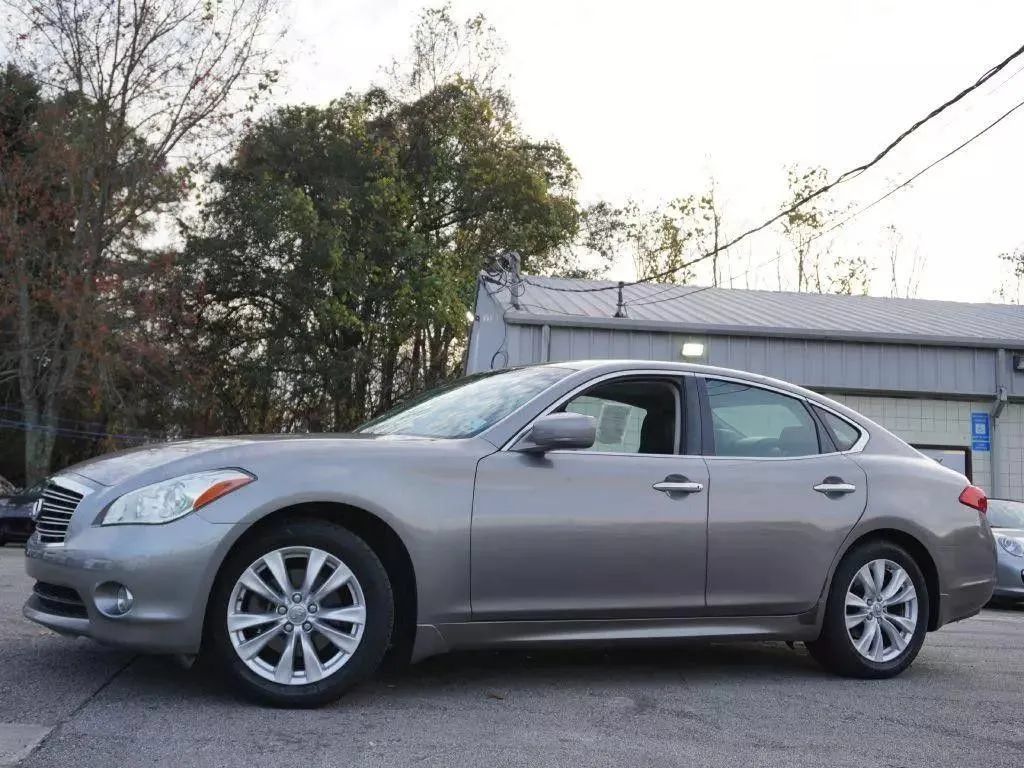 Used 2011 INFINITI M37 w/ Premium Pkg RWD image 5