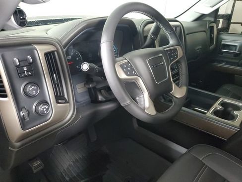 Used 2018 GMC Sierra 2500 Denali w/ Duramax Plus Package AWD/4WD image 23