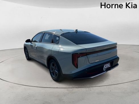 New 2025 Kia K4 LXS image 5