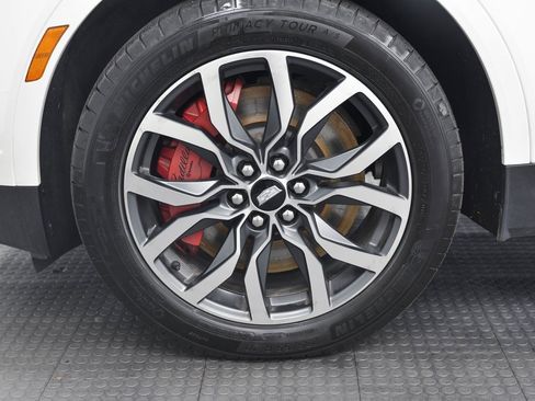 Used 2023 Cadillac XT5 Sportv image 8