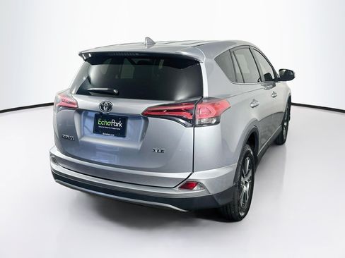 Used 2018 Toyota RAV4 XLE FWD image 9