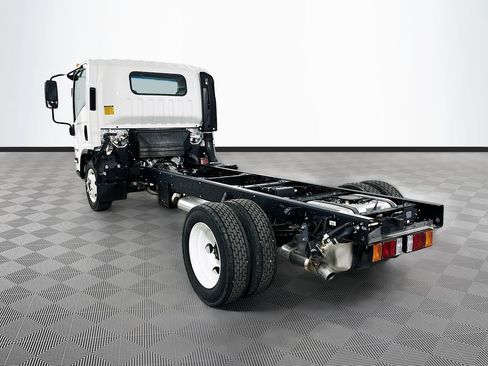 New 2026 Isuzu NPR RWD image 20