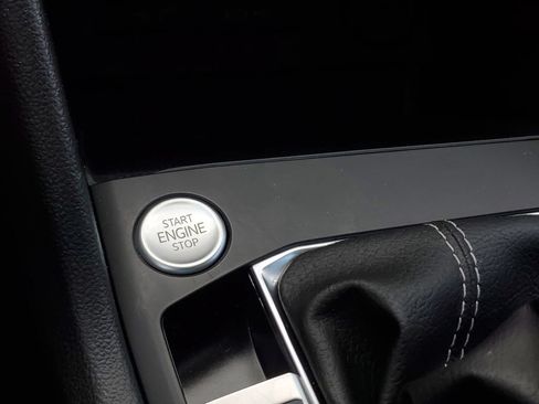 Certified 2022 Volkswagen Taos SE FWD image 29